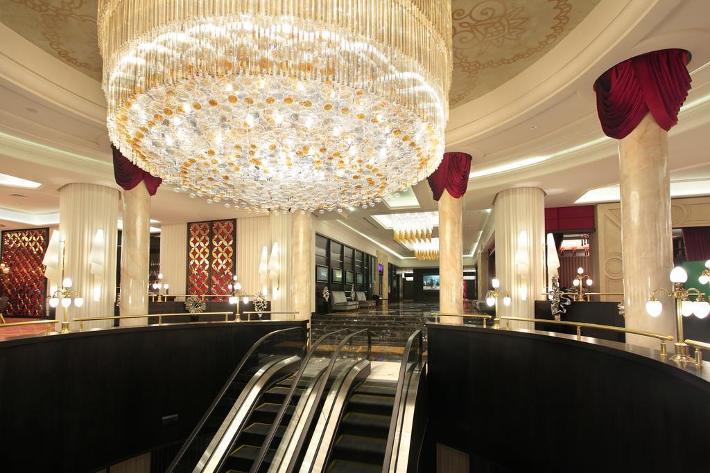 Royal Plaza Hotel And Casino Kapčagaj Exteriér fotografie